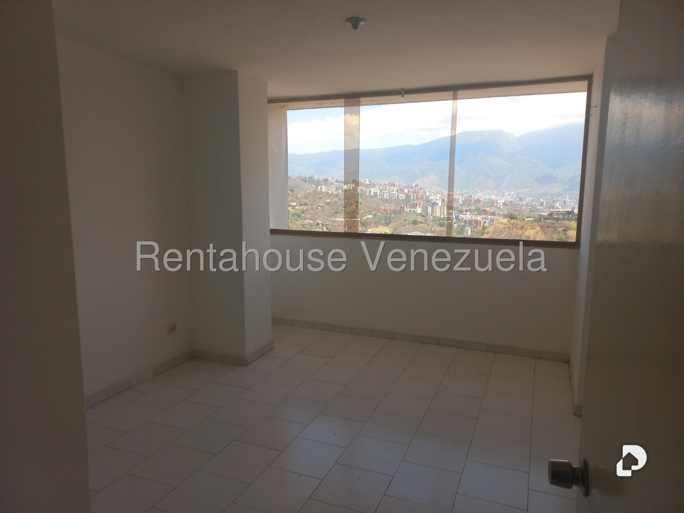Apartamento en Lomas De La Trinidad, Caracas – 16
