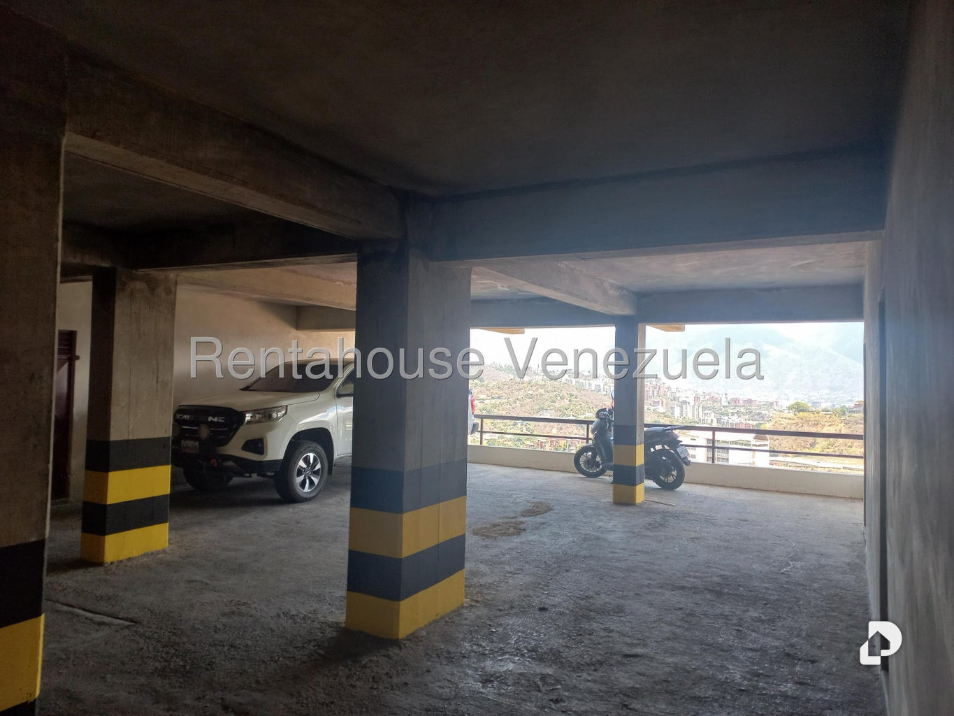 Apartamento en Lomas De La Trinidad, Caracas – 18