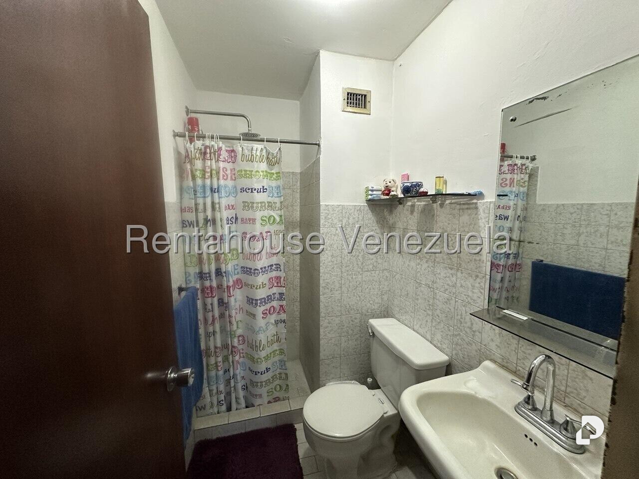 Apartment in Los Dos Caminos, Caracas – 22