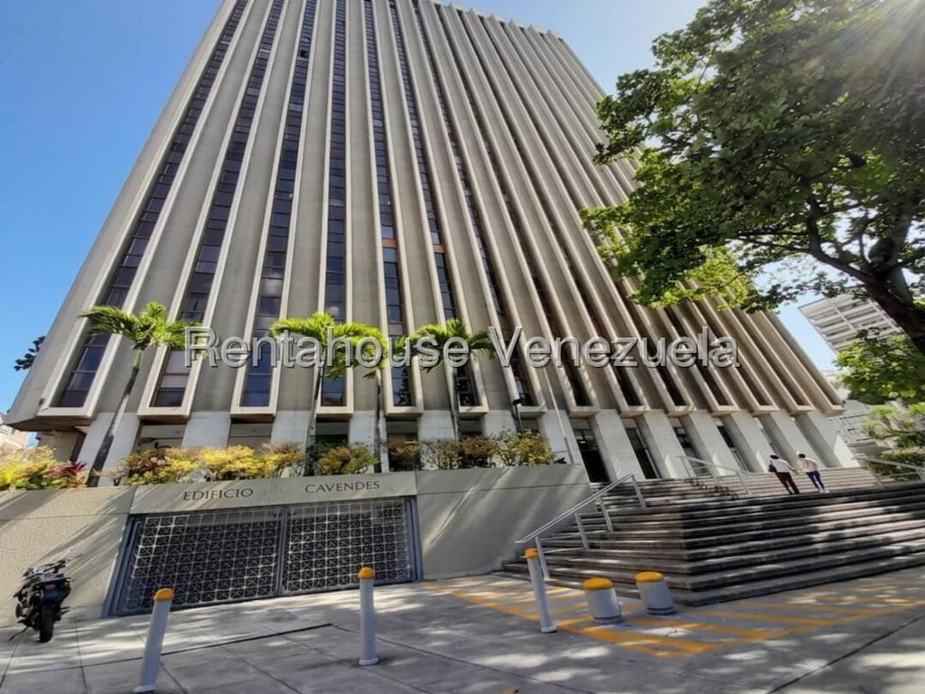 Oficina en Los Palos Grandes, Caracas - 1