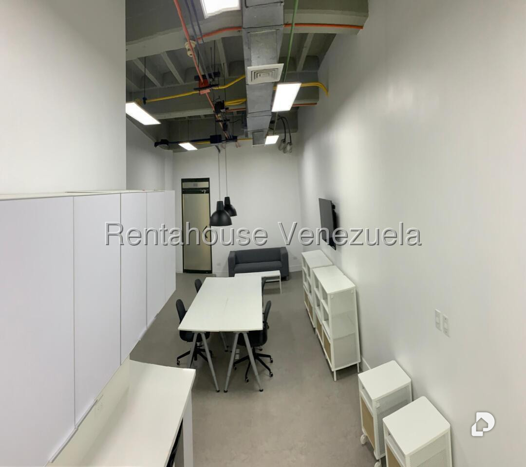 Oficina en Los Palos Grandes, Caracas – 15