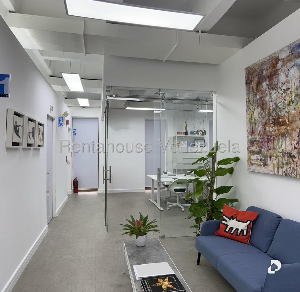 Oficina en Los Palos Grandes, Caracas – 4