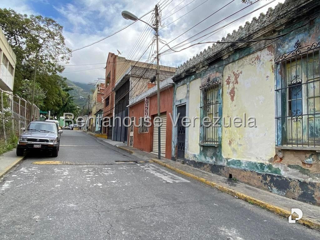 Edificio en Parroquia La Candelaria, Caracas – 2