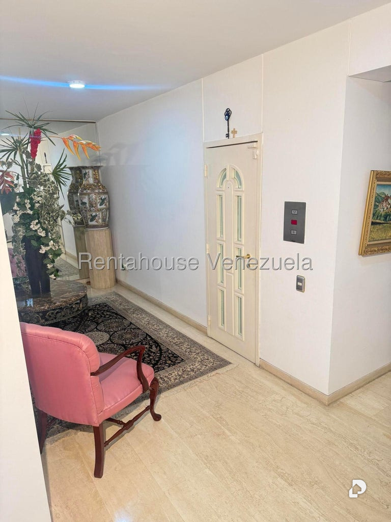 Apartamento en Colinas de Valle Arriba, Caracas – 2