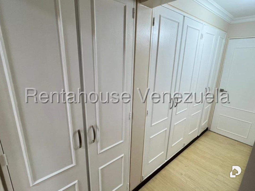Apartment in Caracas – 12