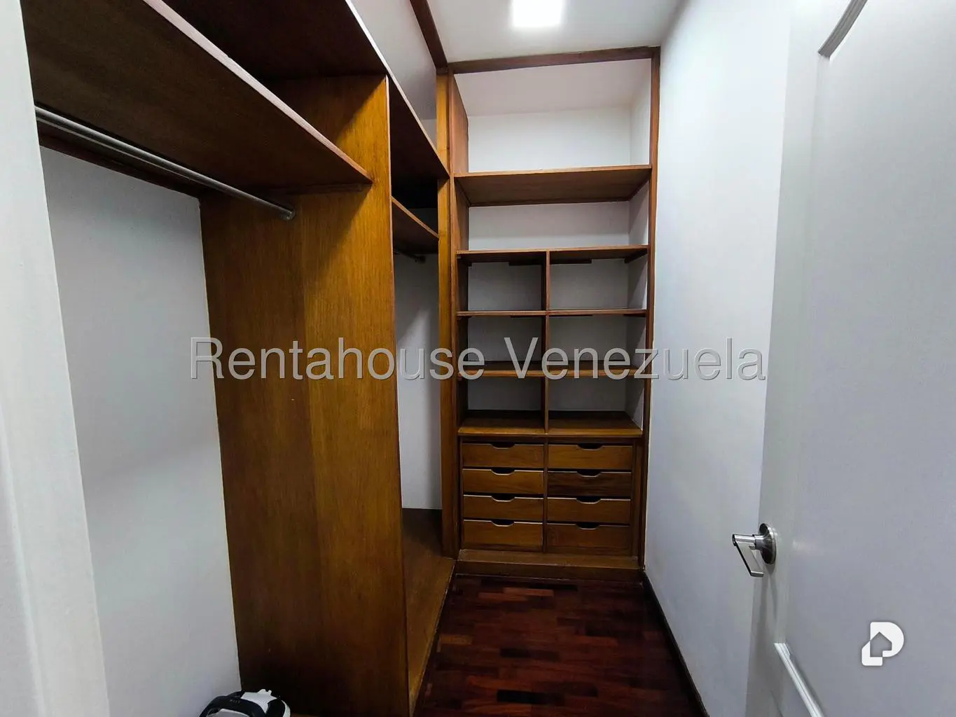 Apartamento en Santa Fe Norte, Caracas – 28