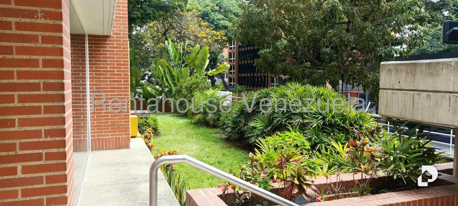 Apartamento en El Rosal, Caracas – 24