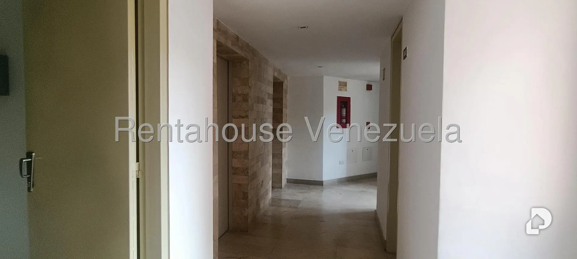 Apartamento en El Rosal, Caracas – 15