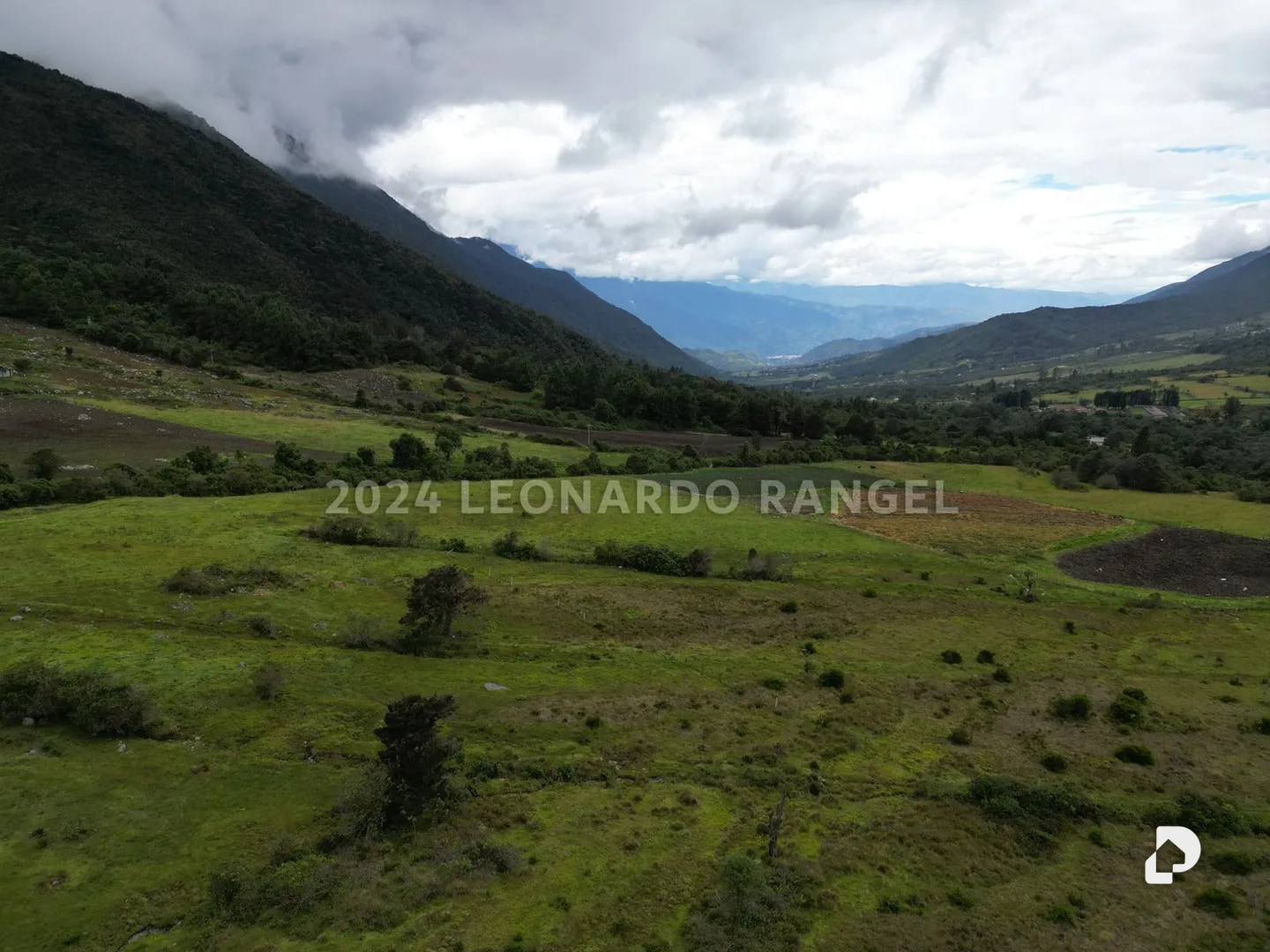 Land in La Culata, Gonzalo Picón Febres – 2