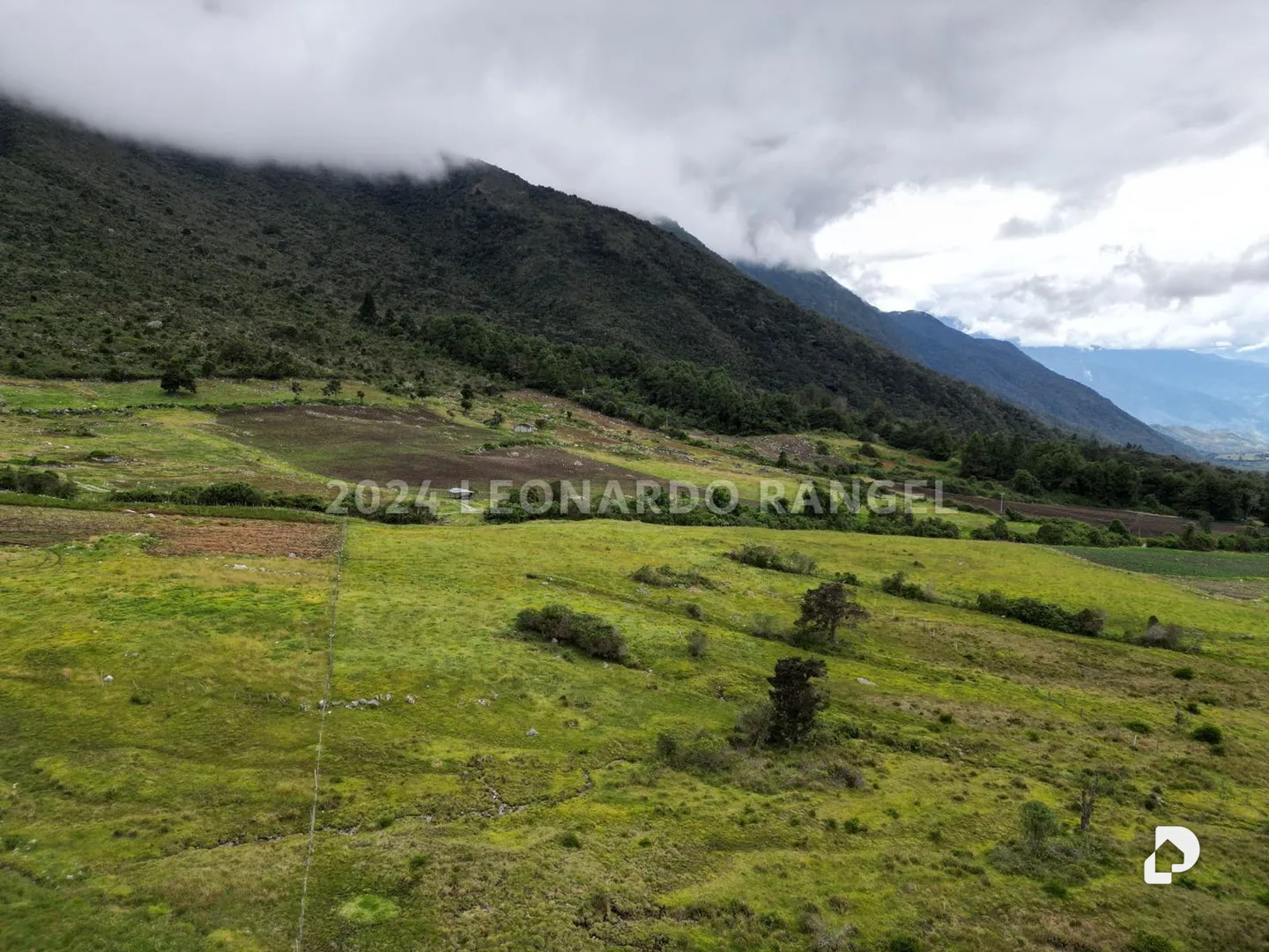 Land in La Culata, Gonzalo Picón Febres – 1