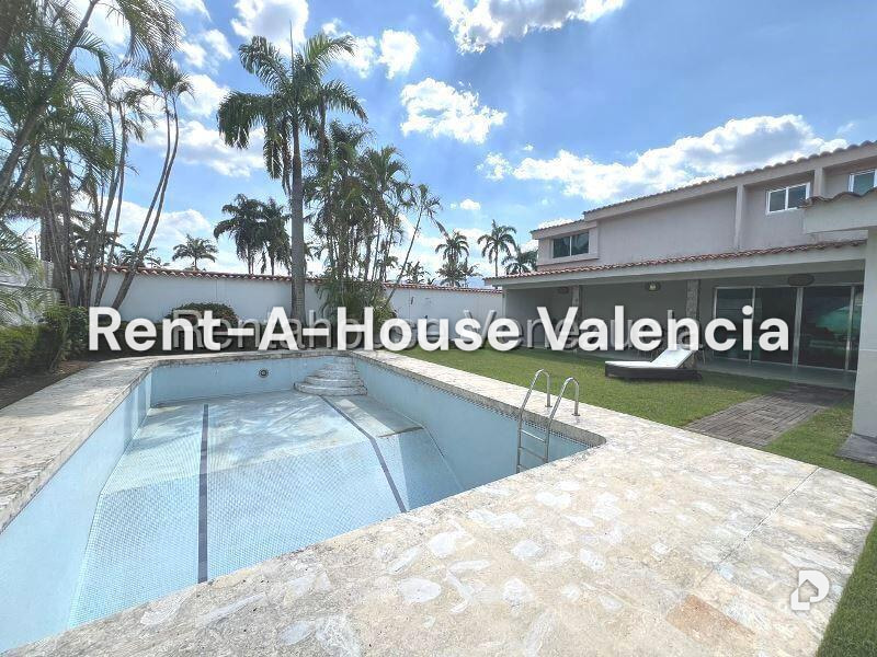 House in Guataparo Country Club, Valencia – 47