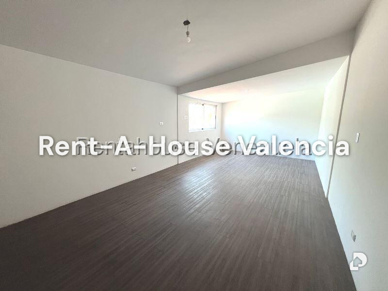 House in Guataparo Country Club, Valencia – 35