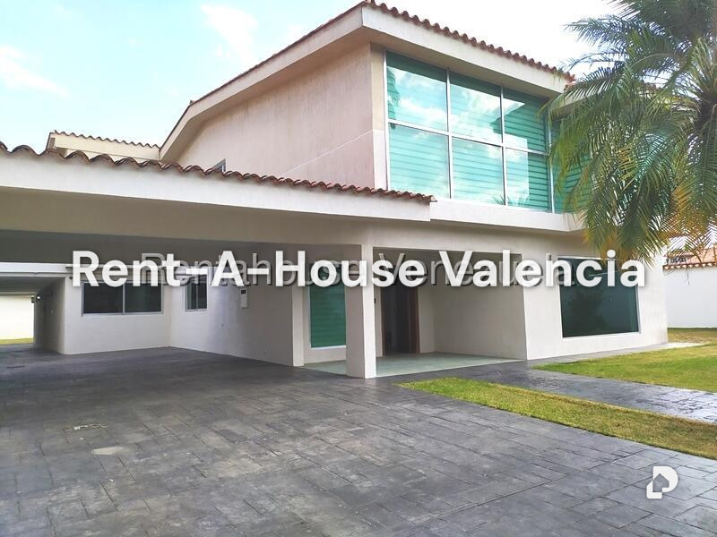 House in Guataparo Country Club, Valencia – 60