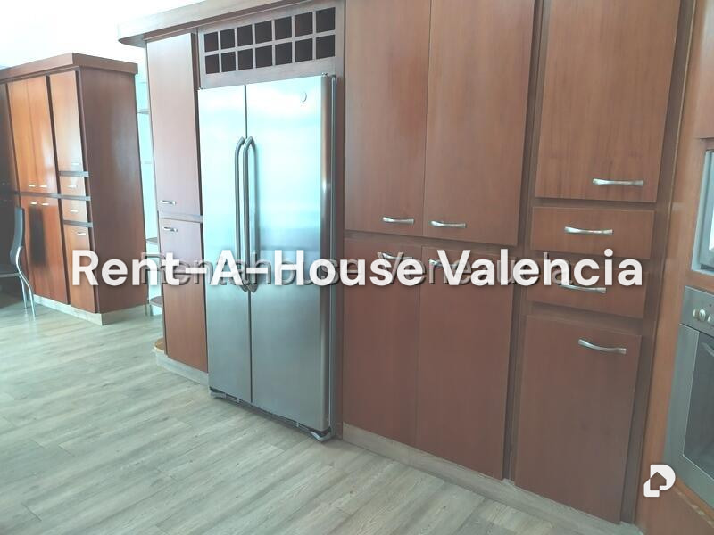 House in Guataparo Country Club, Valencia – 28