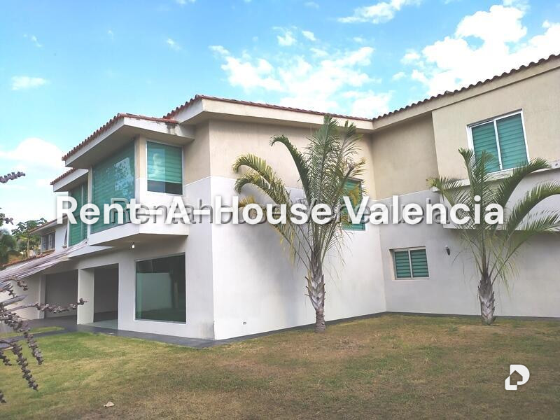 House in Guataparo Country Club, Valencia – 61