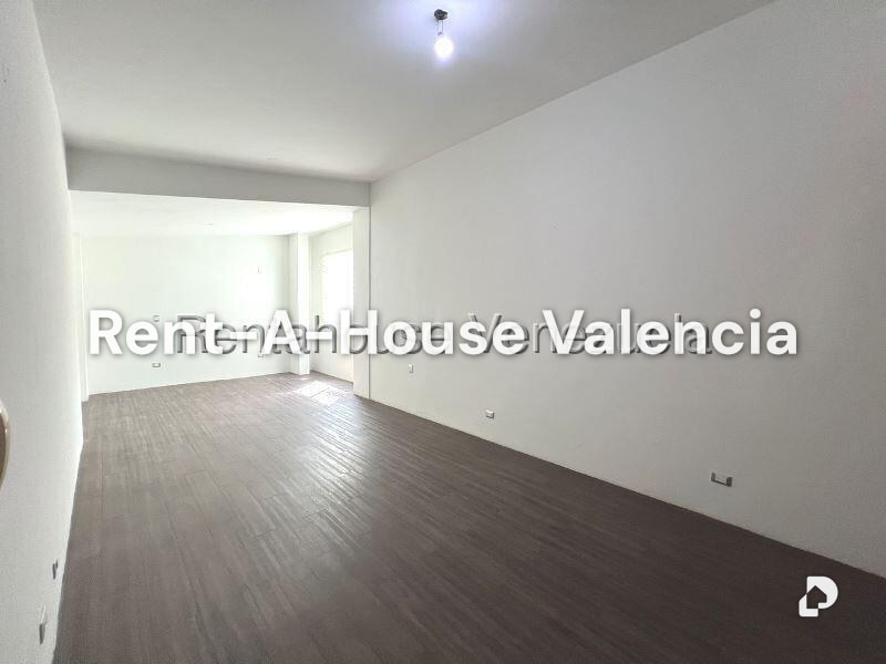 House in Guataparo Country Club, Valencia – 34