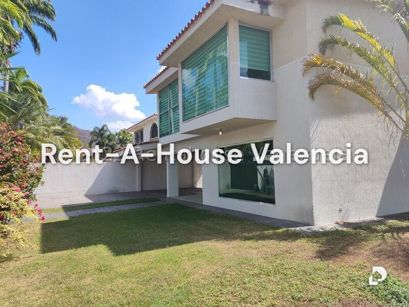 House in Guataparo Country Club, Valencia – 59