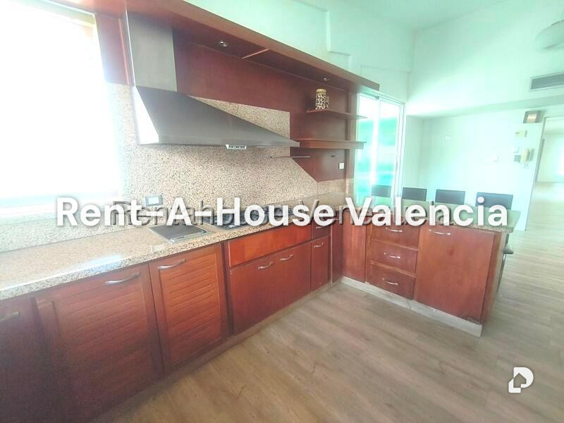 House in Guataparo Country Club, Valencia – 21