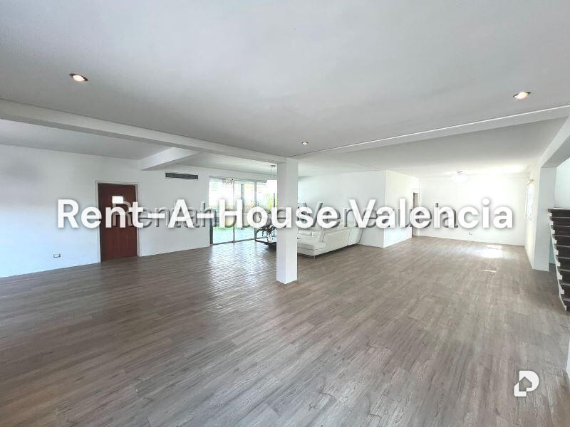 House in Guataparo Country Club, Valencia – 3