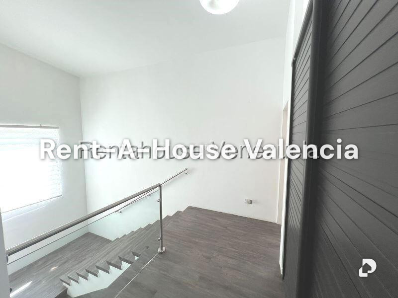 House in Guataparo Country Club, Valencia – 30