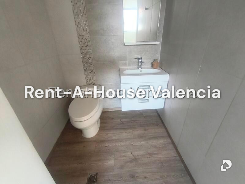 House in Guataparo Country Club, Valencia – 11