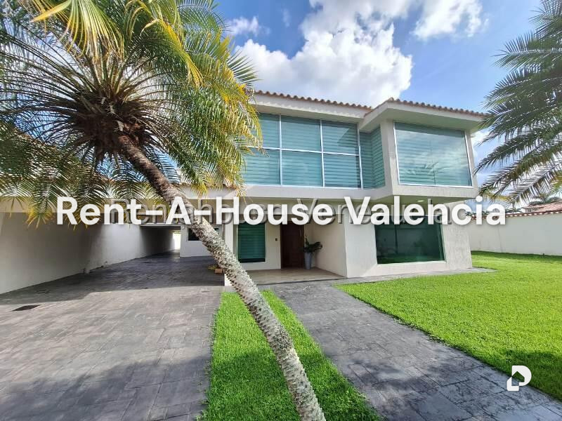 House in Guataparo Country Club, Valencia – 1