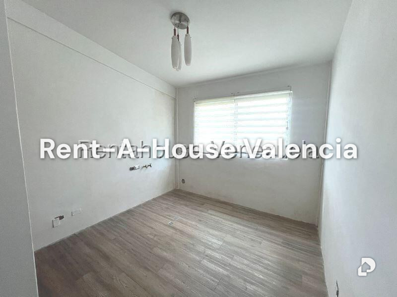 House in Guataparo Country Club, Valencia – 29