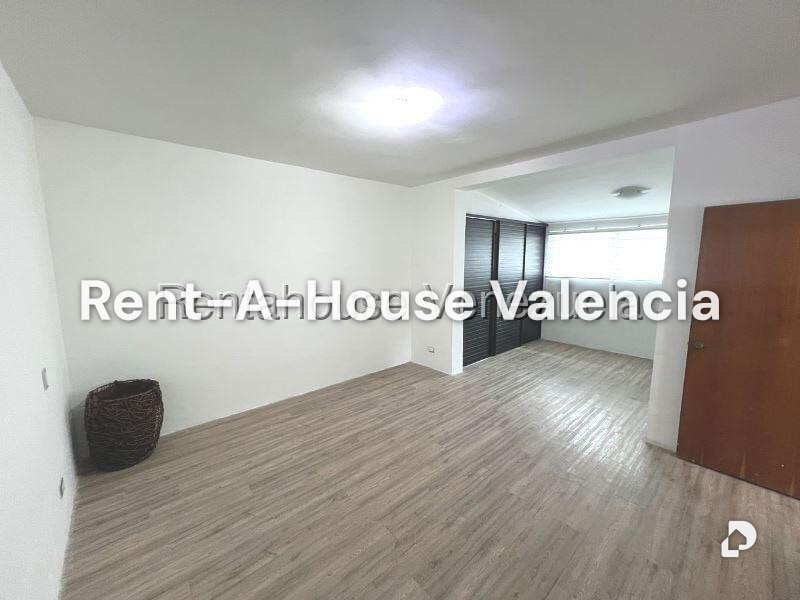 House in Guataparo Country Club, Valencia – 12