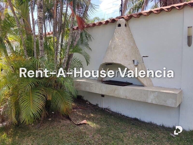 House in Guataparo Country Club, Valencia – 50