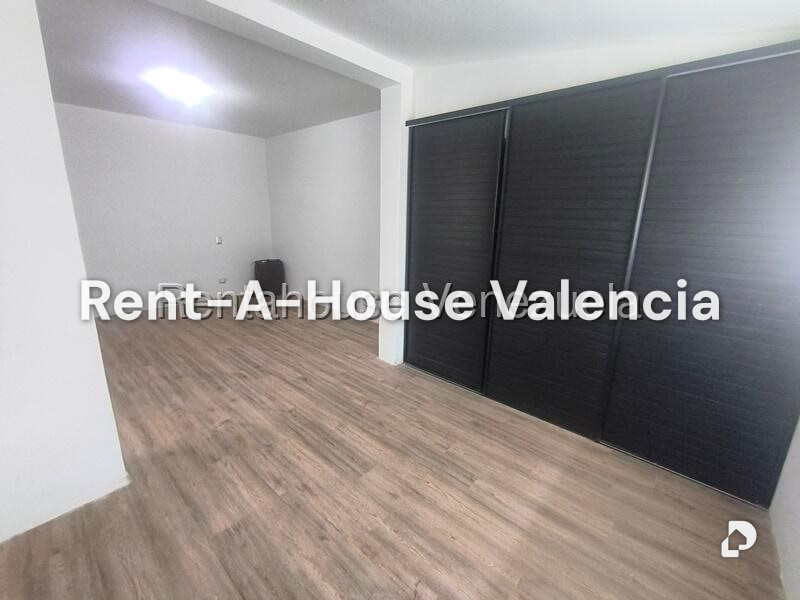 House in Guataparo Country Club, Valencia – 13