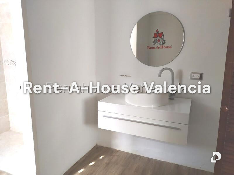 House in Guataparo Country Club, Valencia – 41