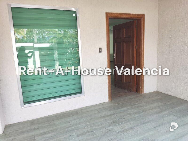 House in Guataparo Country Club, Valencia – 53