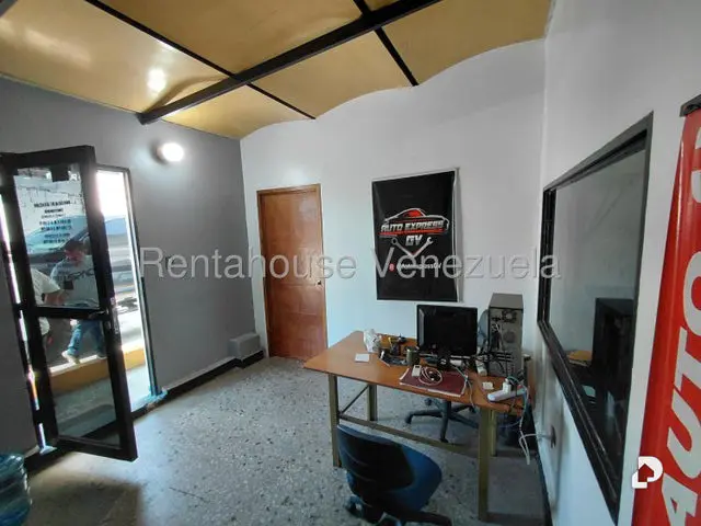 Commercial space in Parroquia Urbana San José, Valencia – 14