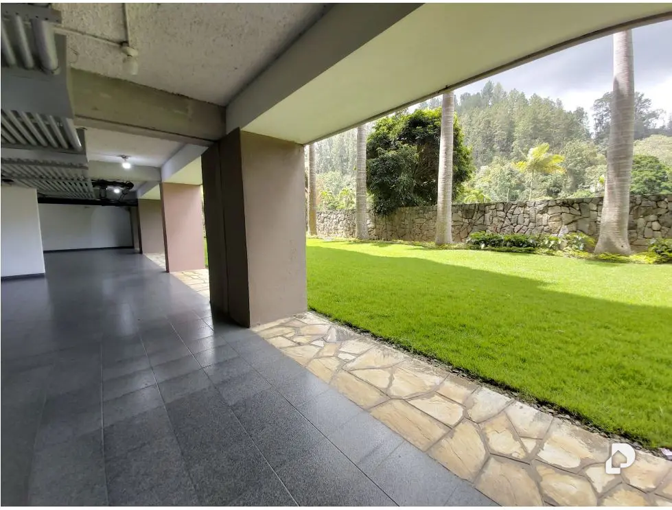 Apartamento en Lomas de La Lagunita, Caracas – 31