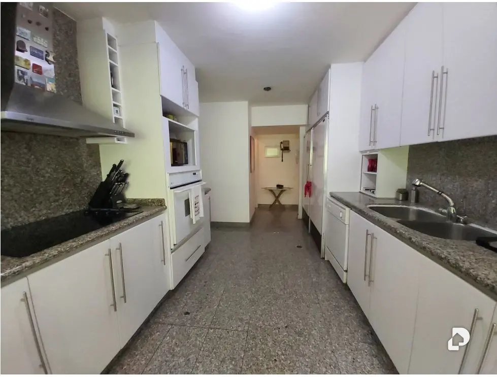 Apartamento en Lomas de La Lagunita, Caracas – 11