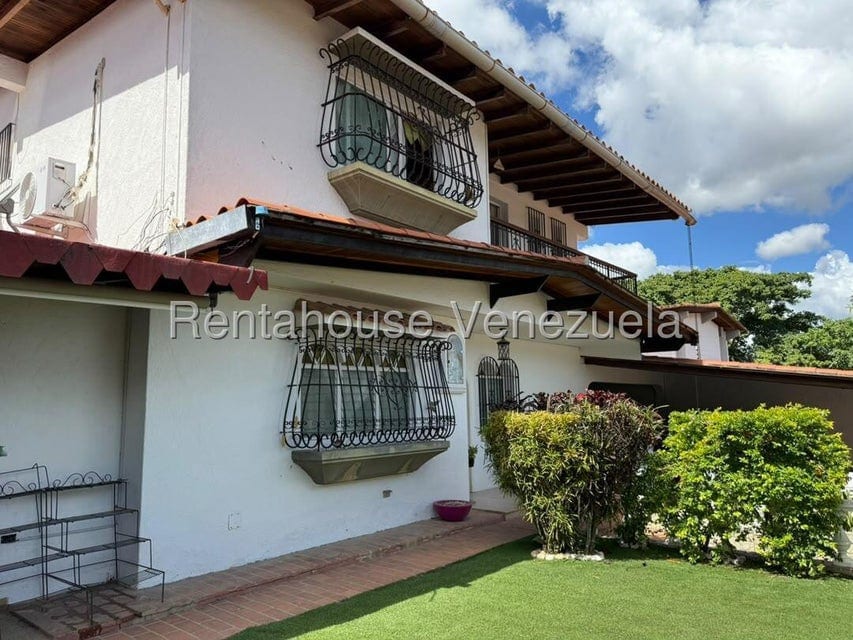 Casa en Santa Paula, Caracas - 1