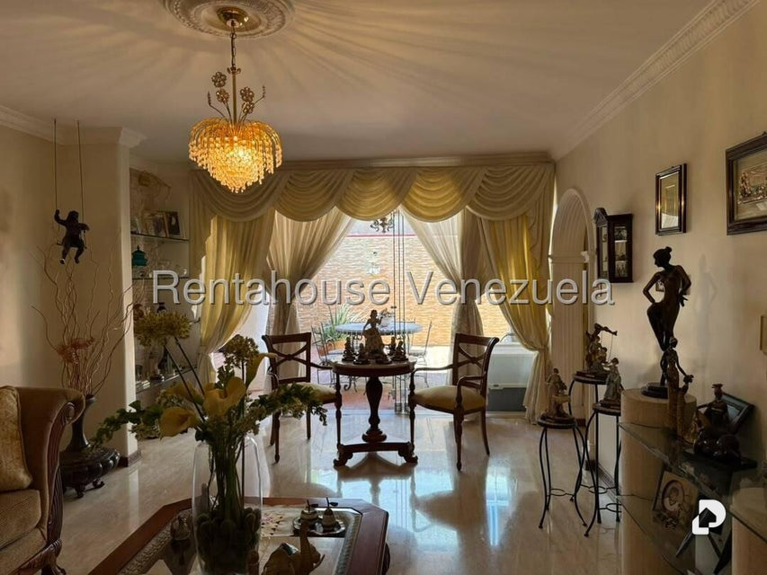 Casa en Santa Paula, Caracas – 4