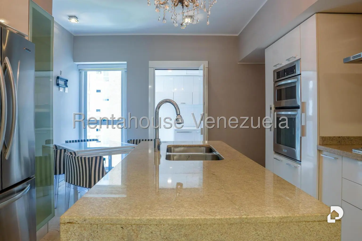 Apartamento en Las Mesetas de Santa Rosa de Lima, Caracas – 17