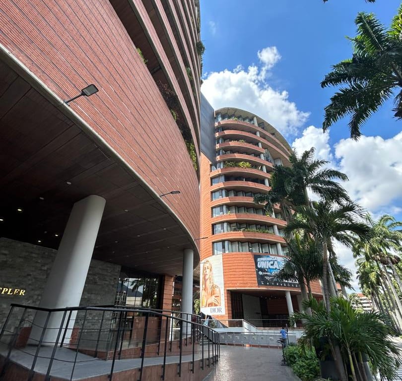 Oficina en La Castellana, Caracas - 1