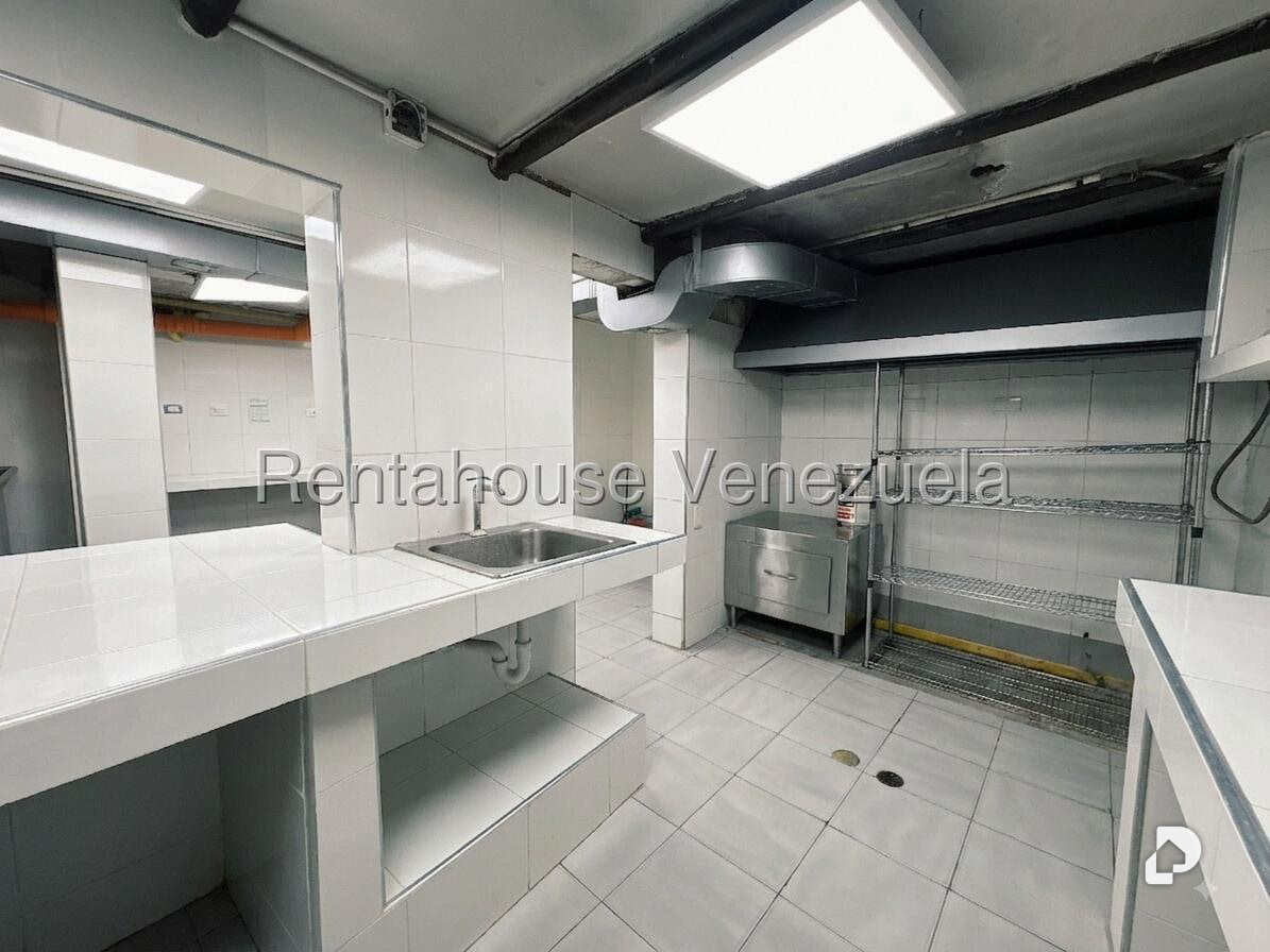 Local comercial en El Hatillo, Caracas – 24