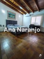 House in Lomas de Prados del Este, Caracas – 16