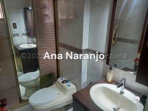 House in Lomas de Prados del Este, Caracas – 8