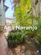 House in Lomas de Prados del Este, Caracas – 19