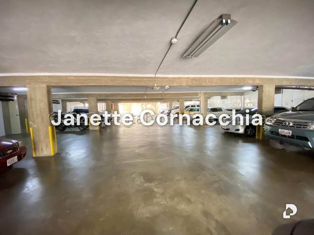 Apartamento en Altamira, Caracas – 24