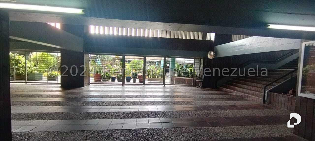 Oficina en Los Dos Caminos, Caracas – 4