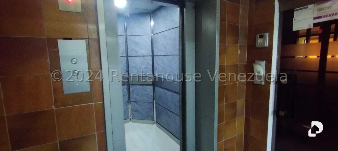 Oficina en Los Dos Caminos, Caracas – 6