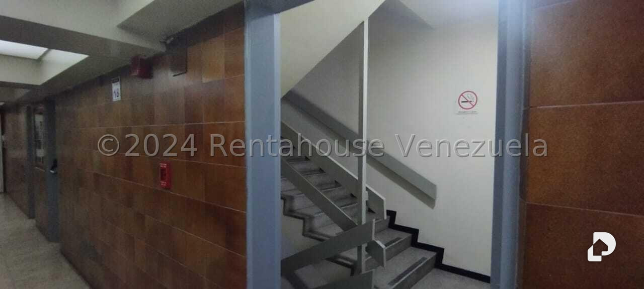 Oficina en Los Dos Caminos, Caracas – 29
