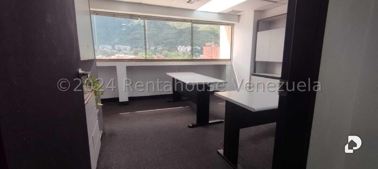 Oficina en Los Dos Caminos, Caracas – 16