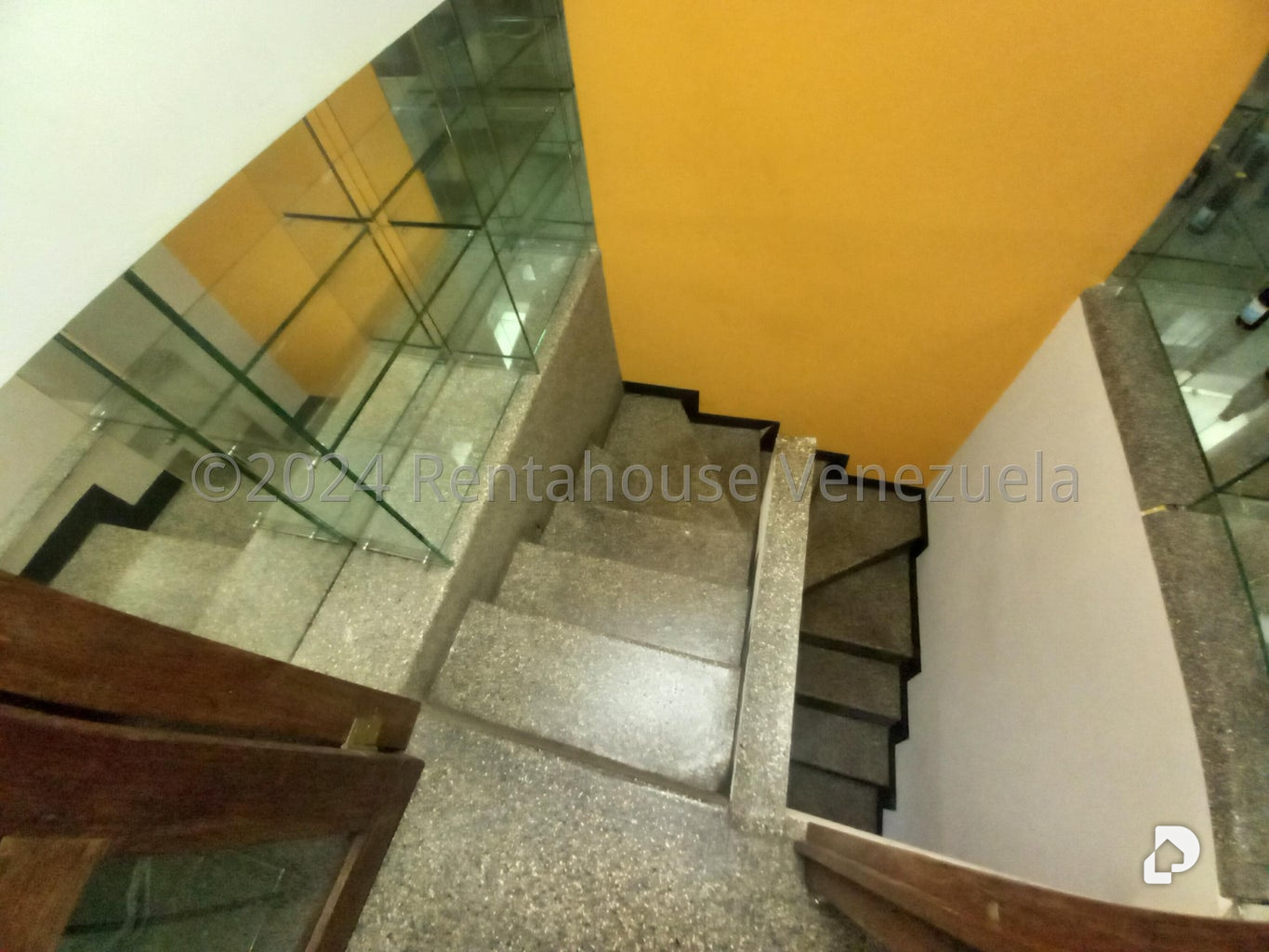Local comercial en Prados del Este, Caracas – 17