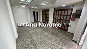 Local comercial en Bello Monte, Caracas – 18
